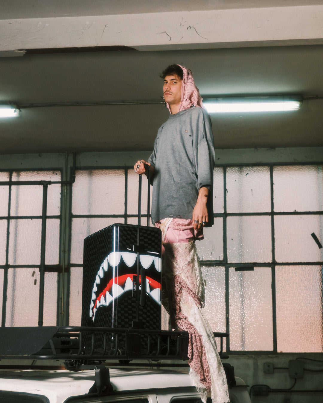 SHARKS IN PARIS HYPER PUFF FULL-SIZE LUGGAGE - Image 6