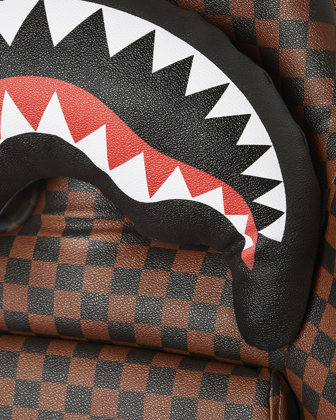 SUPERCHARGED SHARKS IN PARIS GAMING CHAIR ?C SUPER RARE - Image 7