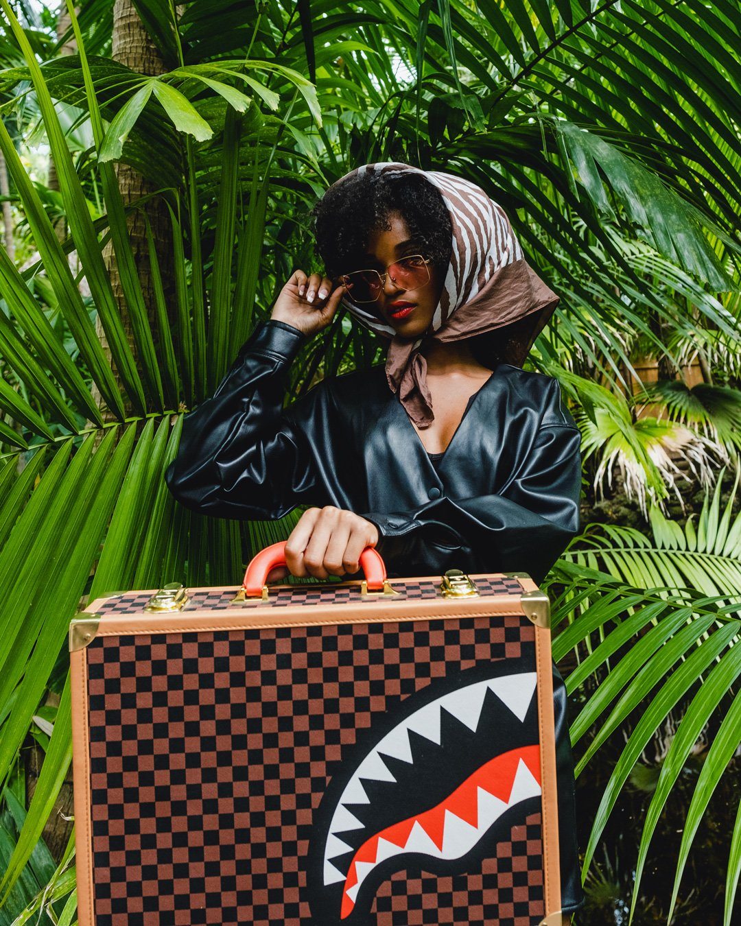 HENNY AIR TO THE THRONE ATTACH?? BRIEFCASE - Image 2