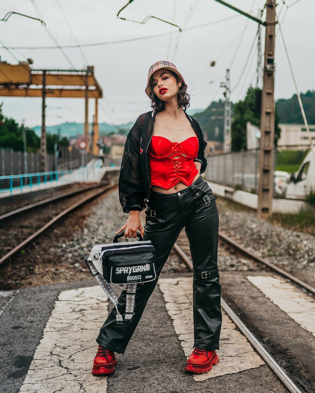 SWERVE CARGO CROSSBODY - Image 6