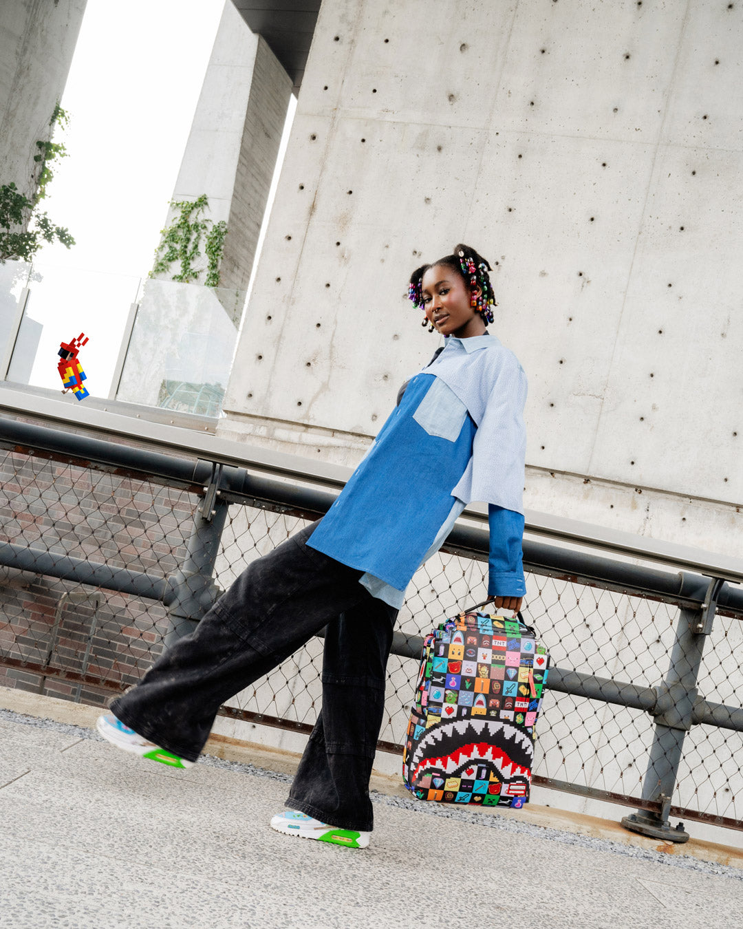 MINECRAFT ULTIMATE CREATIVE MODE BACKPACK - Image 2
