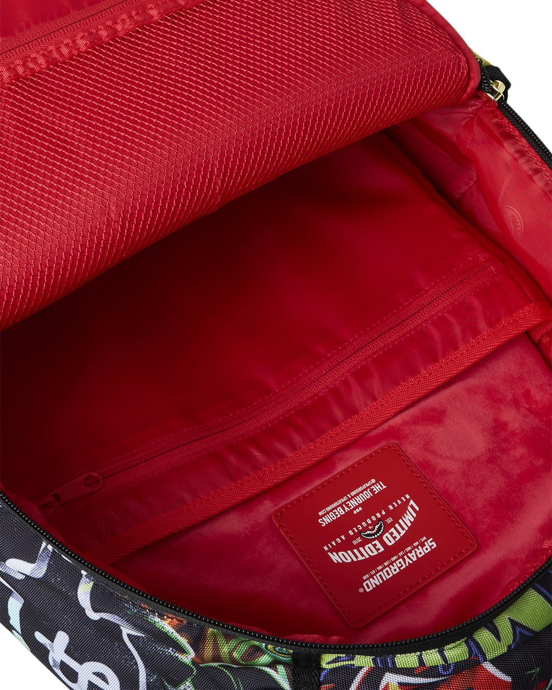 MONEYBEAR TUNNEL MURAL BACKPACK - Image 11