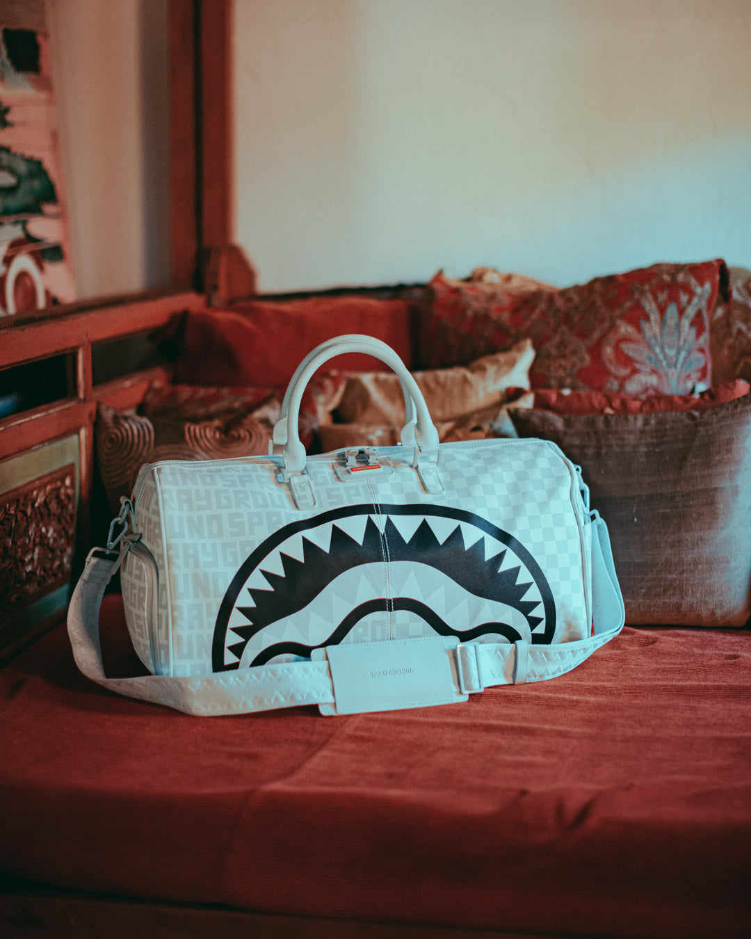 SPLIT THE CHECK (PEARL) DUFFLE - Image 12