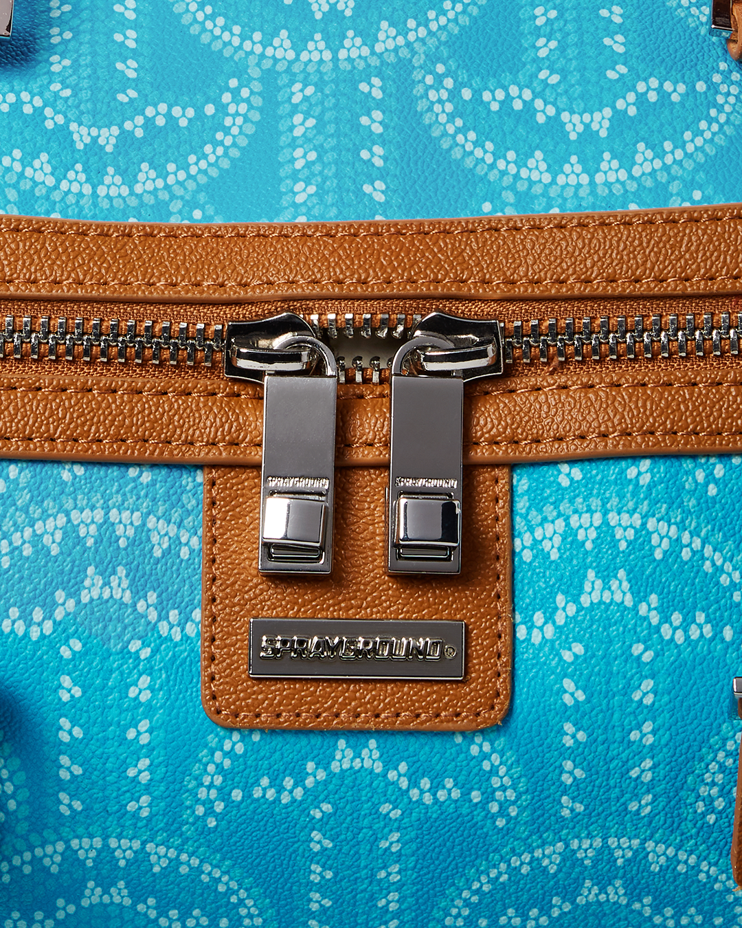 ILLUCHAINS TURQ DUFFLE - Image 10