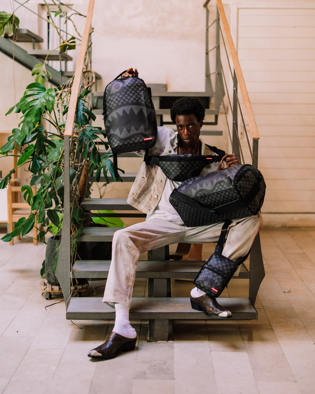 HANGOVER DRIP CHECK DUFFLE - Image 6
