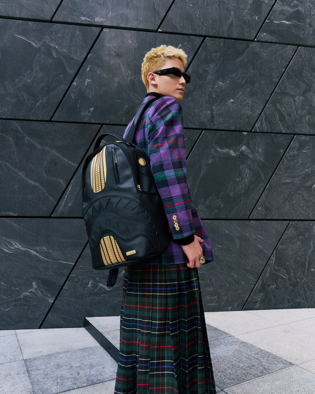 GOLD AND BLACK RACING STRIPES BACKPACK - Image 6