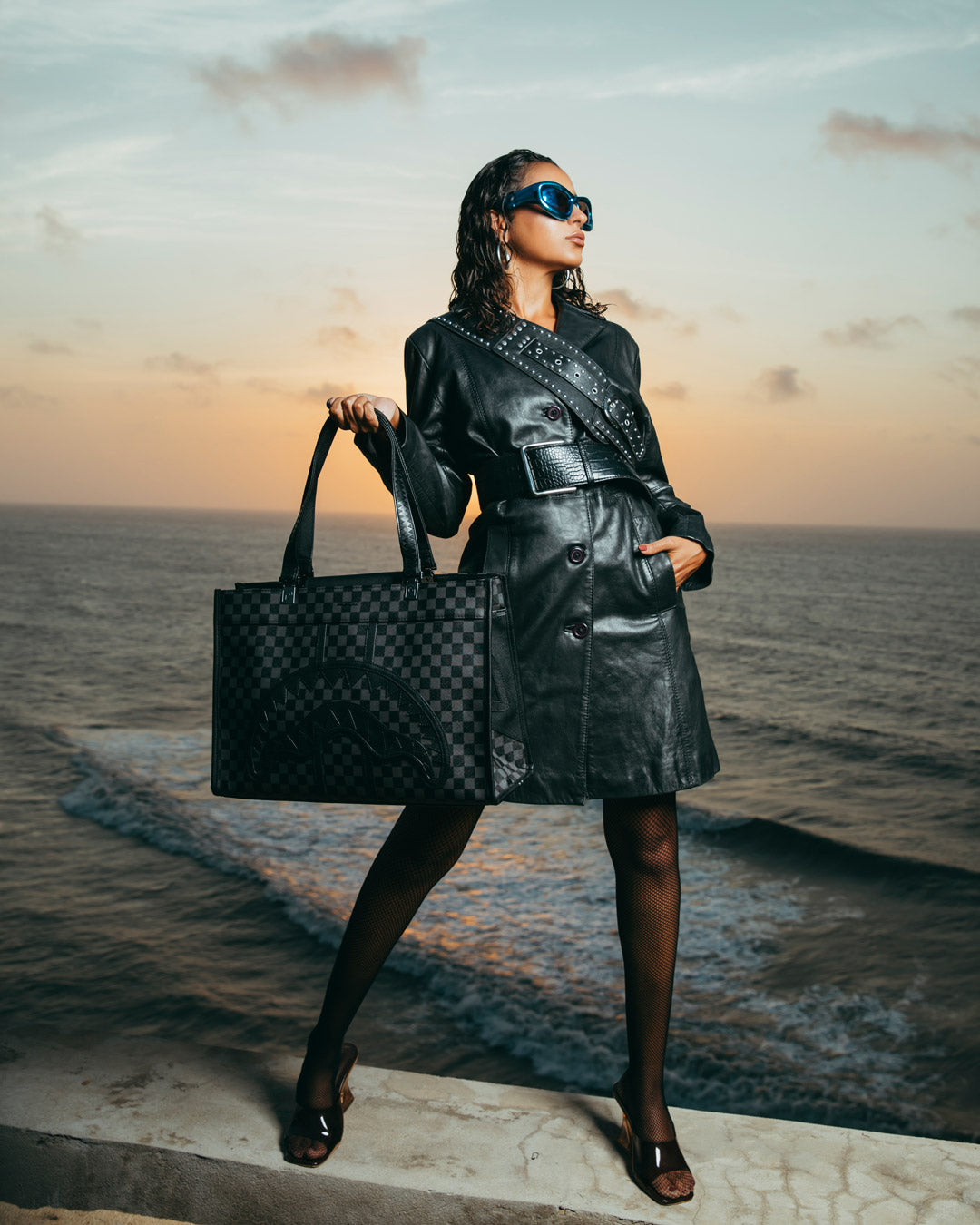 MIDNIGHT CHATEAU TORTUGA TOTE - Image 10