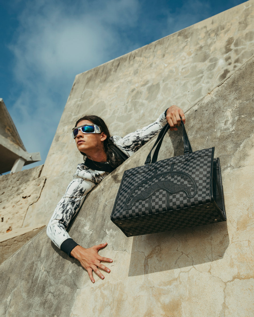 MIDNIGHT CHATEAU TORTUGA TOTE - Image 2