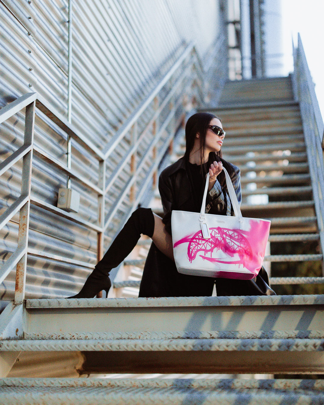 DESIGN STORM TOTE - Image 2